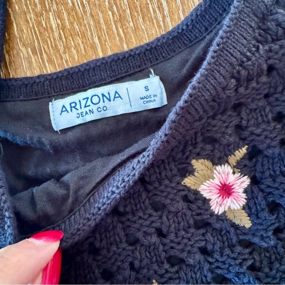 NWT black crocheted AJC lined crop top S - Picture 4 of 9